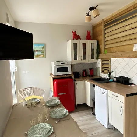 Studio Renove Avec 2 Balcons, Proche Plage & Commerces - Fr-1-730-53 Apartment